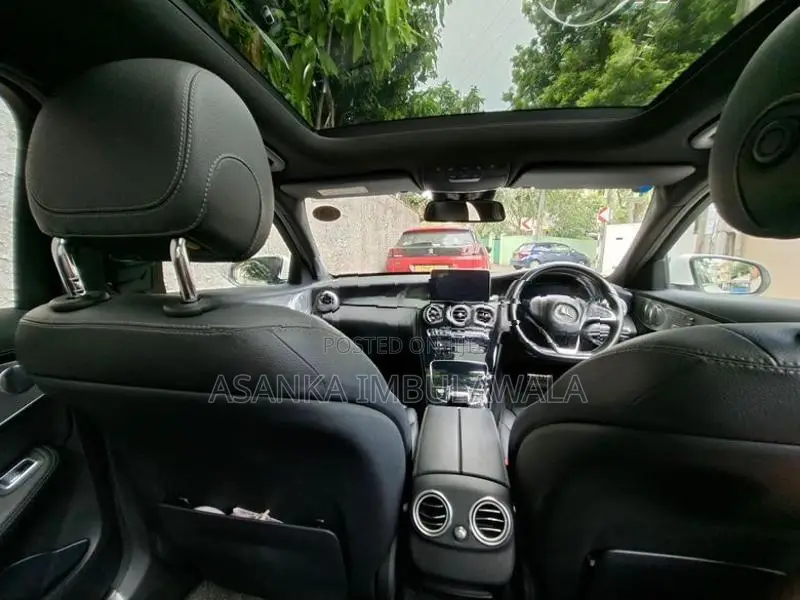 Mercedes Benz C300 Plus 2015