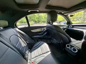 Mercedes Benz C300 Plus 2015