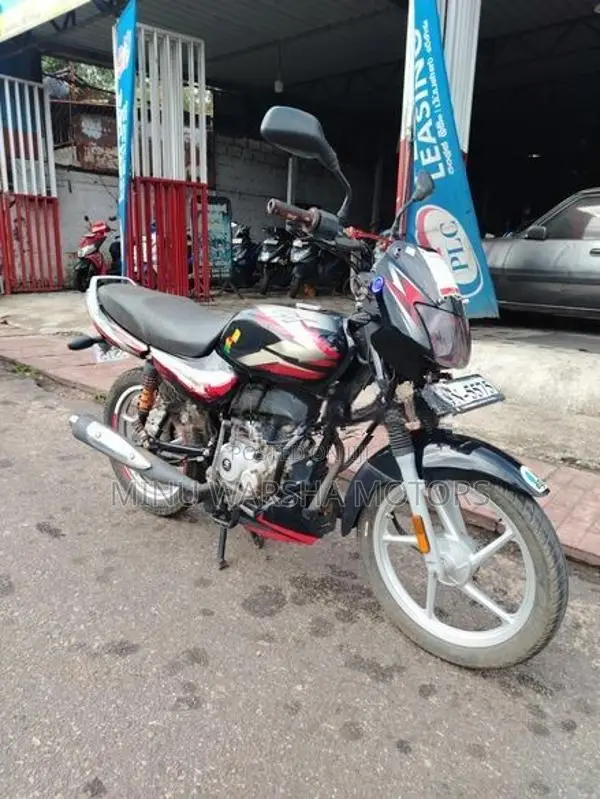 Bajaj CT100 RED 2025