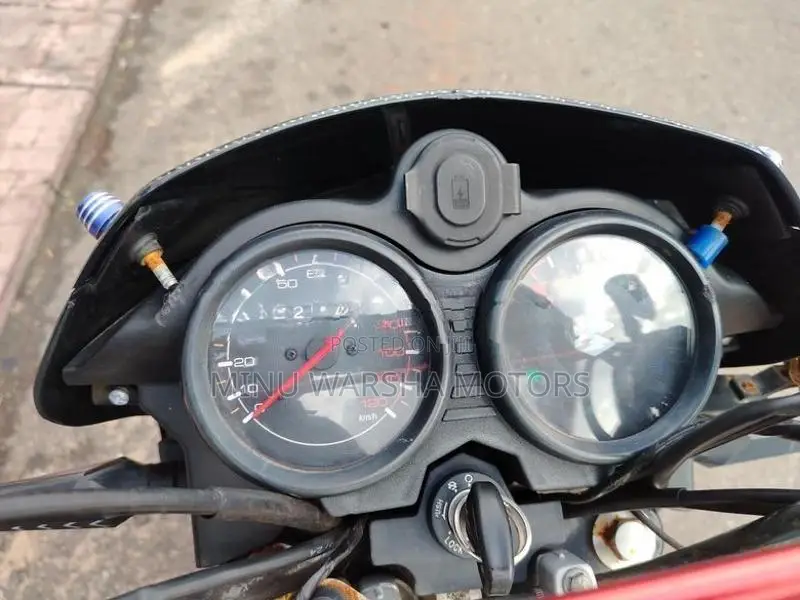 Bajaj CT100 RED 2025