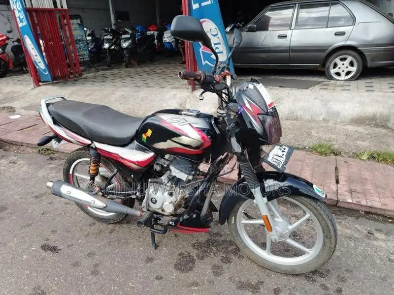 Bajaj CT100 RED 2025