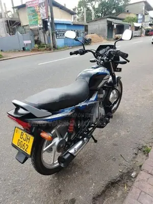 Bajaj CT100 2024