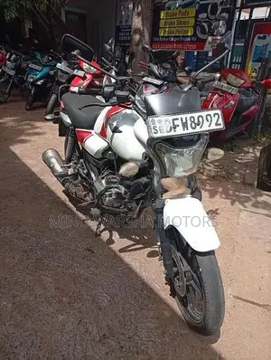 Bajaj V15 2016