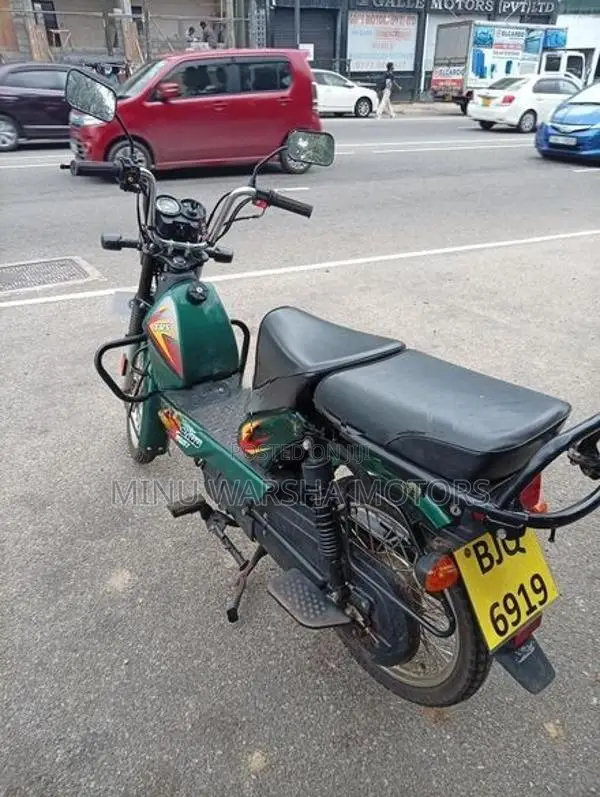 TVS XL 100 2025