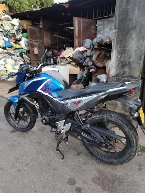 Honda Hornet 2017
