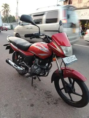Bajaj Platina 2016