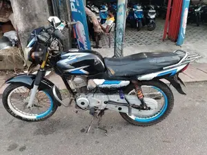 Bajaj CT100 2014