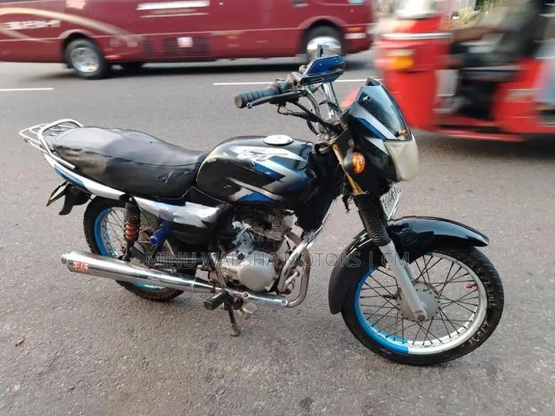 Bajaj CT100 2014