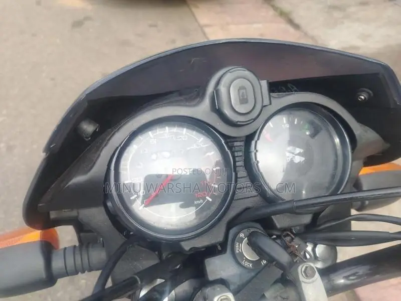 Bajaj CT100 2023