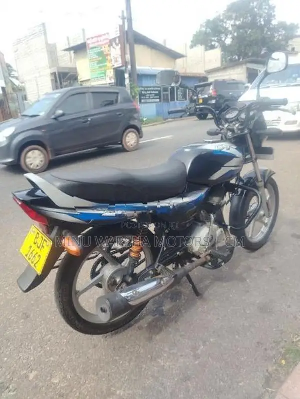 Bajaj CT100 2023