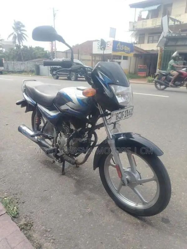 Bajaj CT100 2023