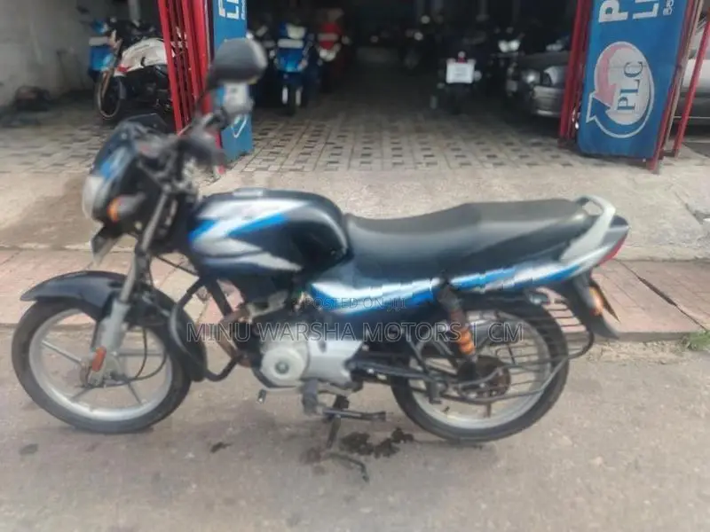 Bajaj CT100 2023