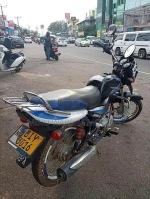 Bajaj CT100 2020
