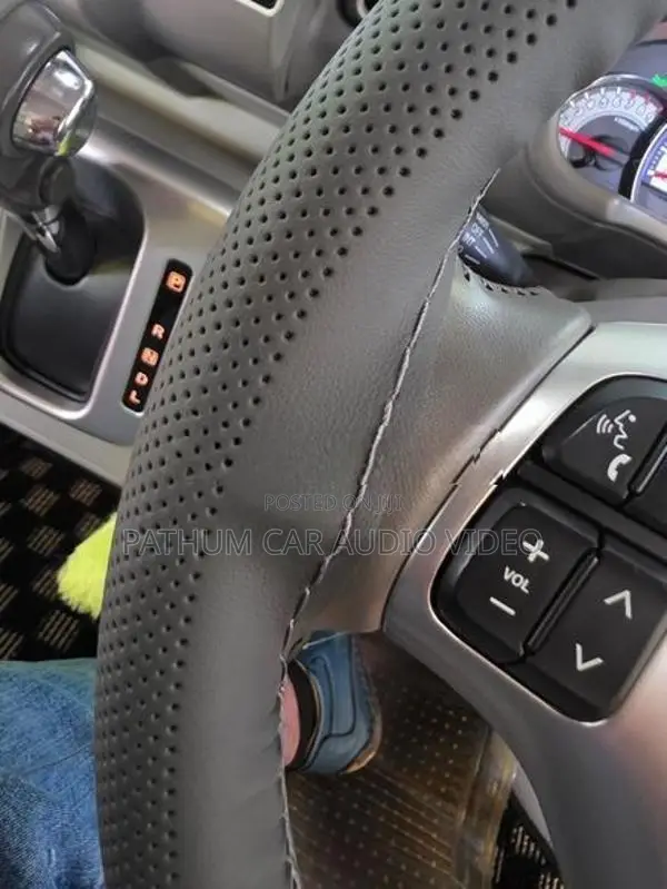 SUZUKI Van Stitching Steering Wheel Cover
