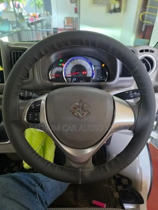 SUZUKI Van Stitching Steering Wheel Cover