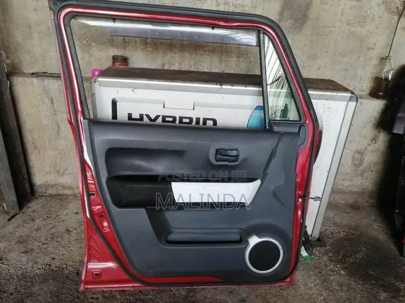 Suzuki Hustler LH Front Door Complete - Reconditioned
