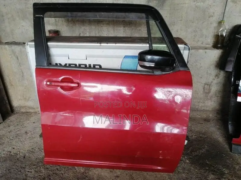 Suzuki Hustler RH Front Door Complete - Reconditioned
