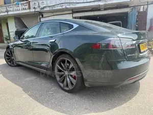 Tesla Model S P85D 2017