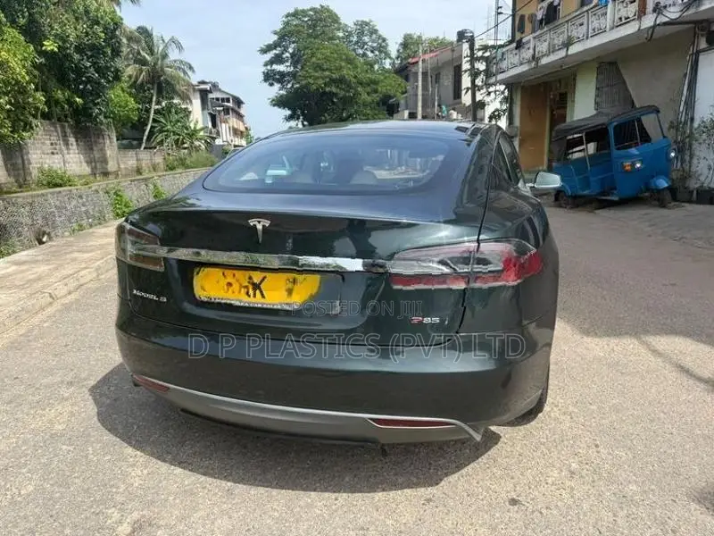 Tesla Model S P85D 2017
