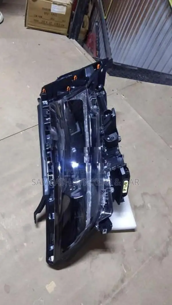 Land cruiser Prado 150 (2018) 3Scoop Head light