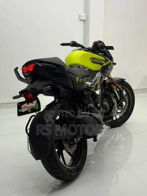 Hero Hunk 160R 4V 2026
