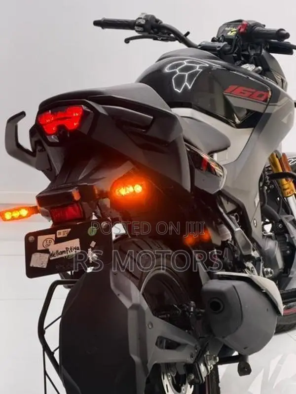 Hero Hunk 160R 4V 2026