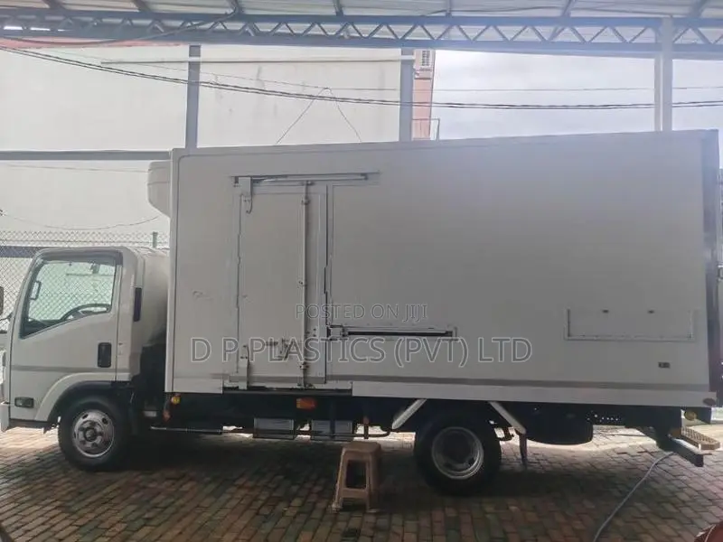 Isuzu Elf 14 or 15½ feet (-5) 2020