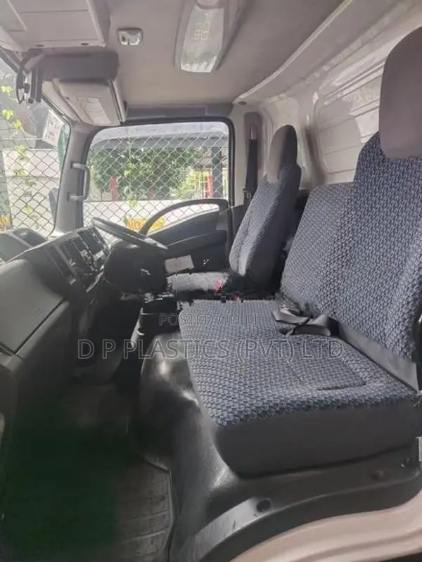 Isuzu Elf 14 or 15½ feet (-5) 2020