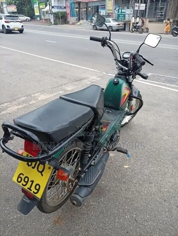 TVS XL 100 2025