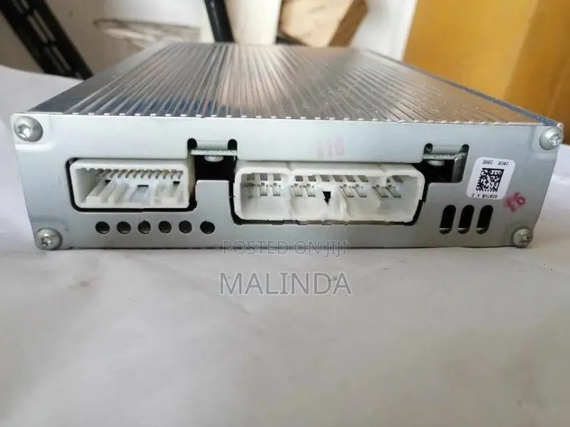 Toyota Harrier (MHU38) Amp - Reconditioned