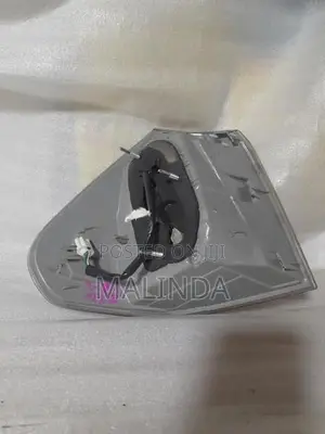 Toyota Harrier (MHU38) Tail Light Set - Reconditioned