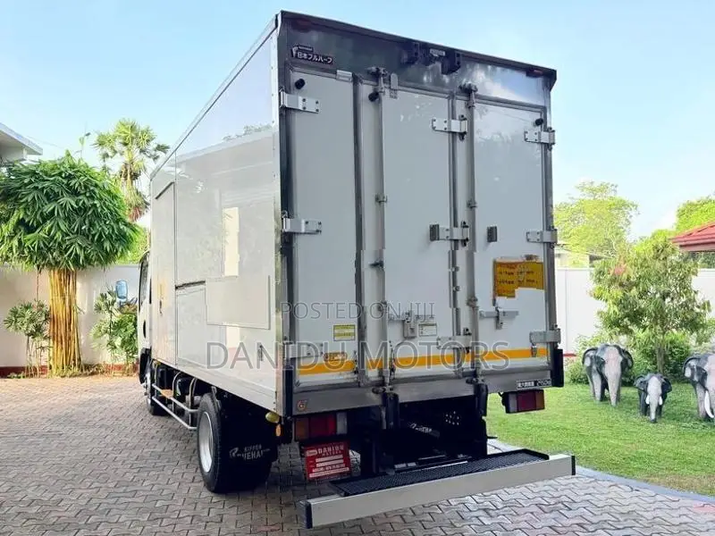 Isuzu Elf Freezer Truck 2019
