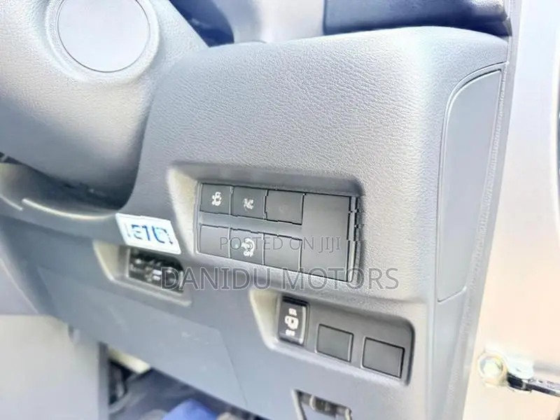 Isuzu Elf Freezer Truck 2019