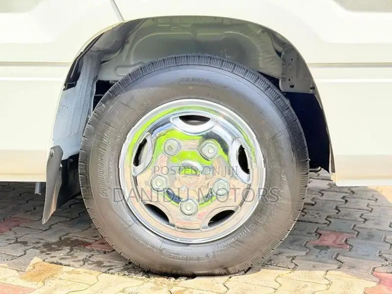 Toyota Coaster 2025