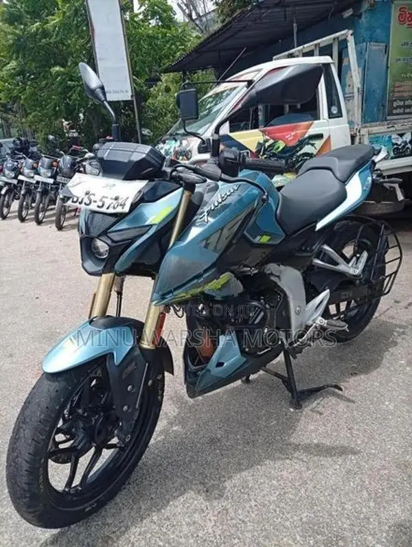Bajaj Pulsar N160 PREMIUM 2025