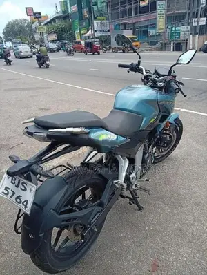 Bajaj Pulsar N160 PREMIUM 2025