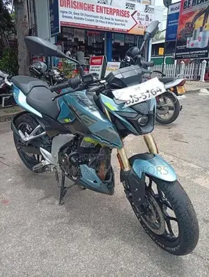 Bajaj Pulsar N160 PREMIUM 2025