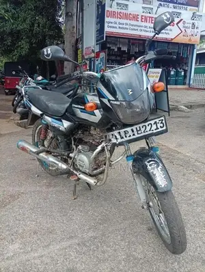 Bajaj CT100 2013