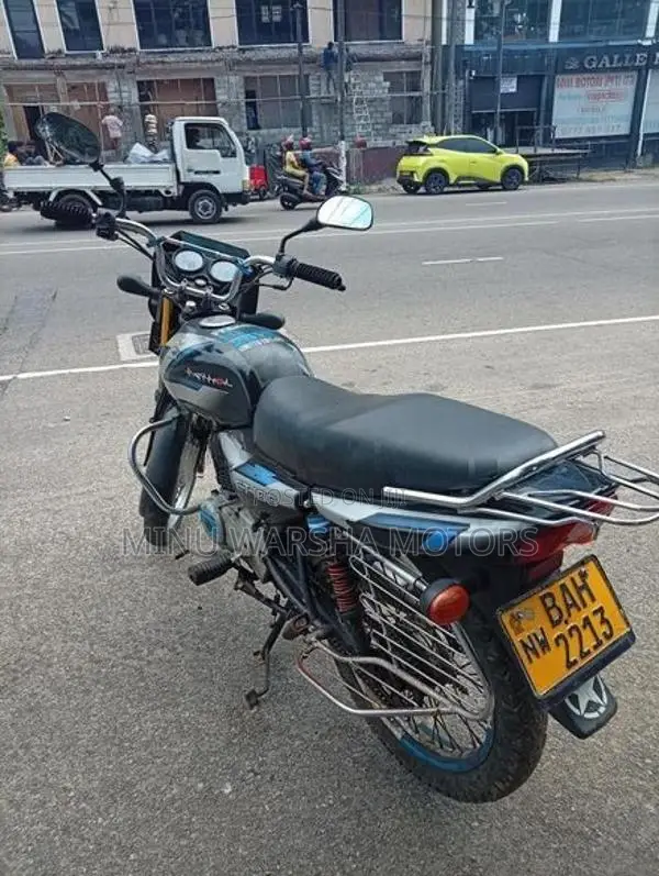 Bajaj CT100 2013