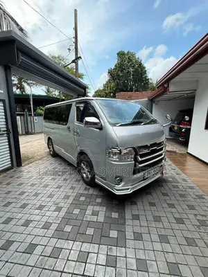 Toyota KDH SUPER GL TRH 2015