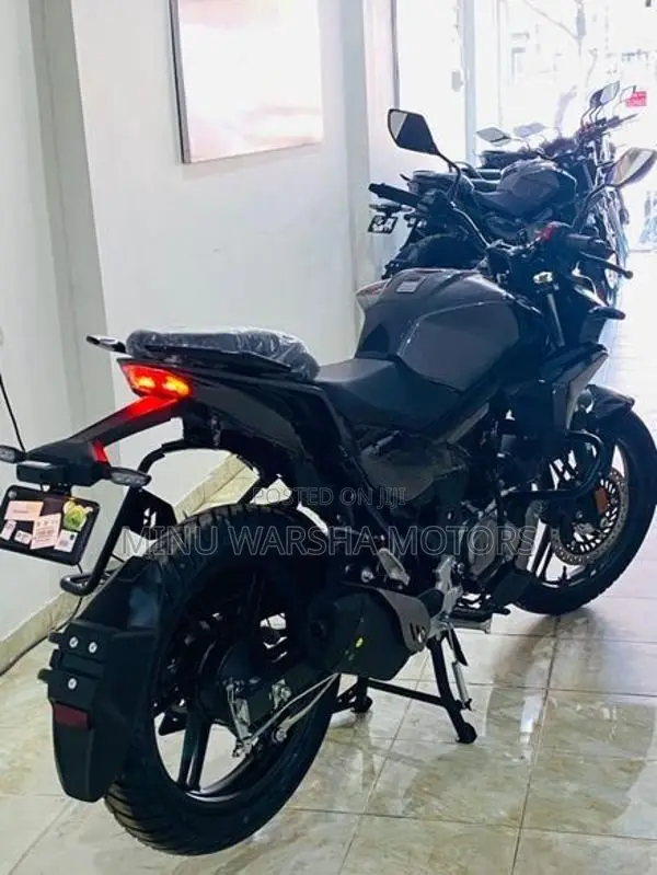 Hero Xtreme 125R Black 2026