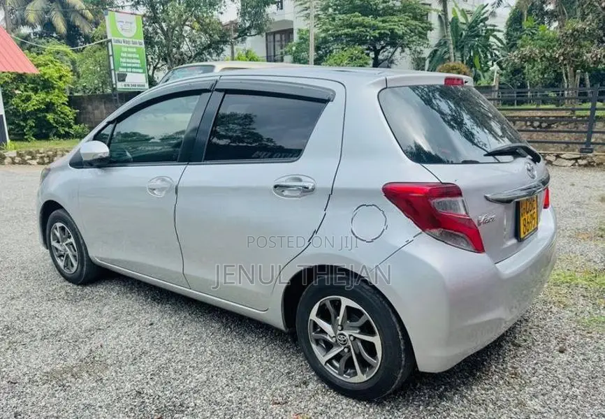 Toyota Vitz 2016