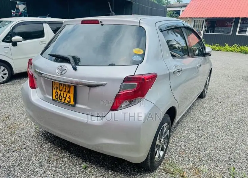 Toyota Vitz 2016