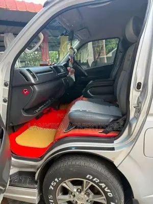 Toyota KDH HIGH ROOF 223 2017