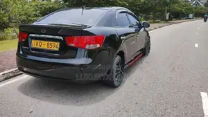 Kia Cerato full option 2011