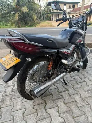 Bajaj CT100 2018