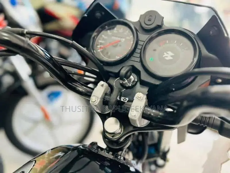 Bajaj CT100 Black 2026