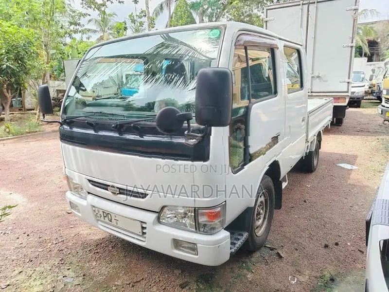 Nissan Atlas DUAL PURPOSE CREWCAB 2006