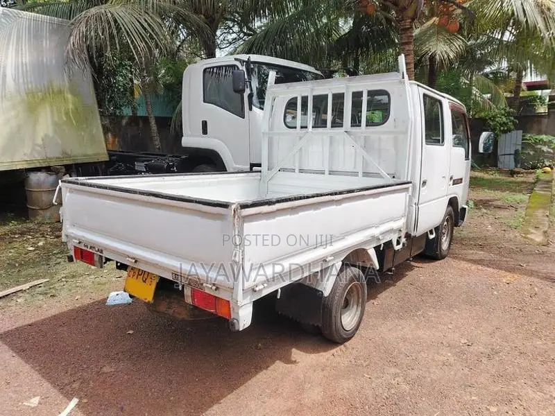 Nissan Atlas DUAL PURPOSE CREWCAB 2006