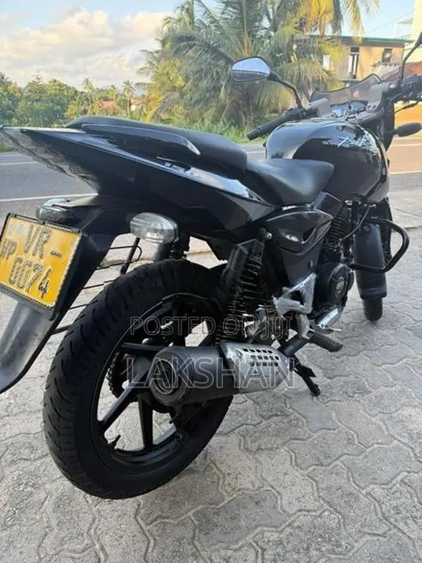 Bajaj Pulsar 180 2021